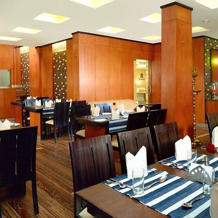 Hotel Aiswarya Коччи Экстерьер фото