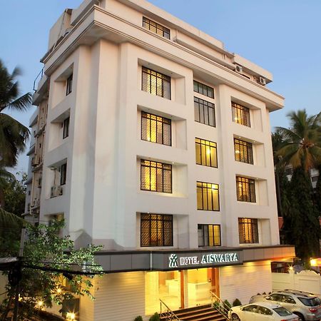 Hotel Aiswarya Коччи Экстерьер фото