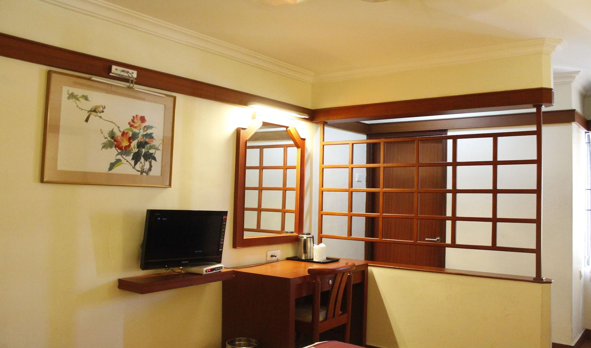 Hotel Aiswarya Коччи Экстерьер фото