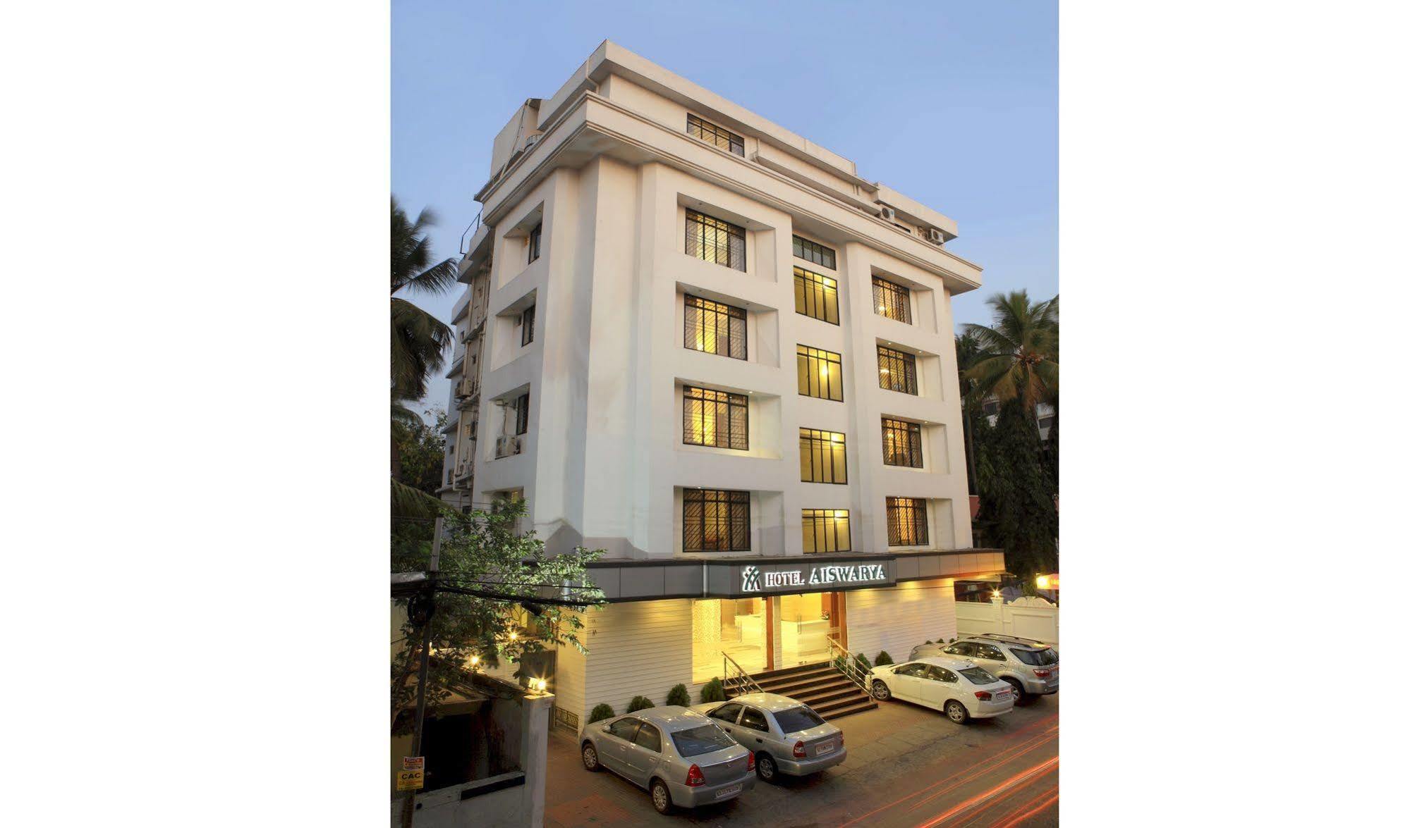 Hotel Aiswarya Коччи Экстерьер фото